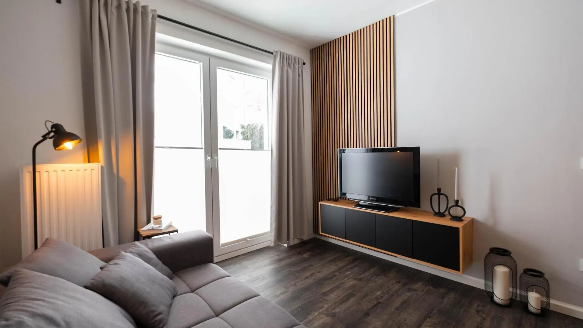 Tanic Deluxe Apartment Garden Central Industrial Fair Düsseldorf Deutschland